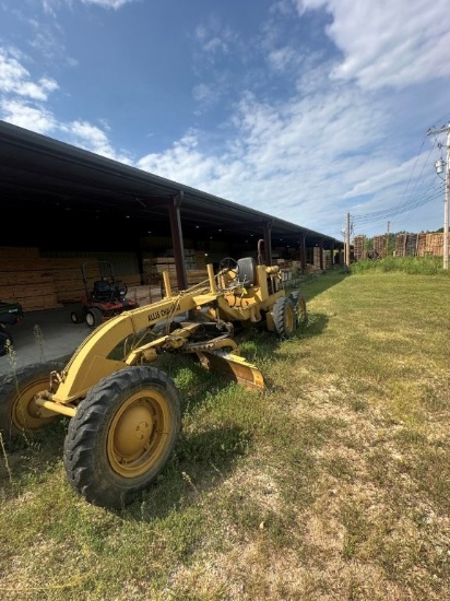 Allis Chambers D-50 Road Grader (Running Machine). Located at 1490 Hwy 100 W., Centerville, TN 37033