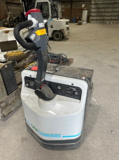 Unicarrier 24 Volt Electric Pallet Jack Mdl WLXT2W7S22V, S/N 2W75-9307110. Located at 2898 Crestridg