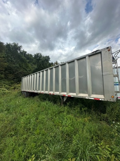 2002 Benson Tandem Axle Aluminum Open Top Chip Trailer.TITLE. Located In Bellaire,OH. 43906. OH Sale