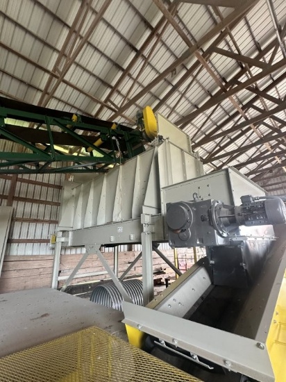 2024 (LIKE NEW) Nvenia Hamer Mdl 50 10 Cubic Yard Live Bottom Hopper/Feeder with 60inch Wide Dischar