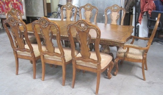 ELEGANT MODERN TABLE AND 8 CHAIRS