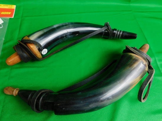 2 TRADITIONS AUTHENTIC POWDER HORNS