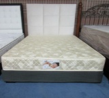 BRAND NEW QUEEN SIZE BED