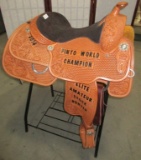 PINTO WORLD CHAMPION TROPHEY SADDLE