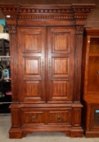 LARGE WOOD ET CENTER ARMOIRE