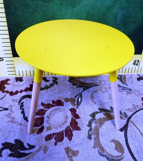 ROUND YELLOW WOOD END TABLE