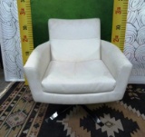 NEW WHITE LEATHER SWIVEL CHAIR