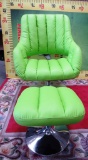 BRAND NEW GREEN LEATHER OFFICE CHAIR WITH STOOL