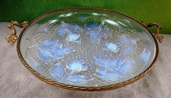 ART GLASS CENTER PIECE WITH METAL FRAME