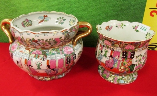 PAIR OF MATCHING ASIAN PORCELAIN PIECES