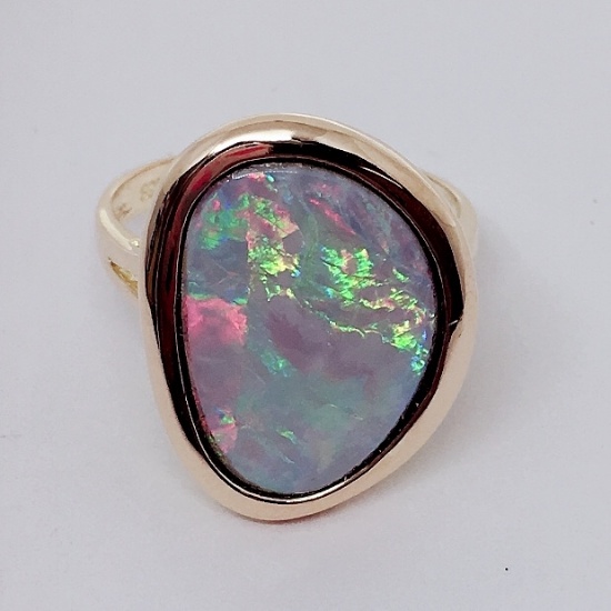14KT YELLOW GOLD OPAL RING