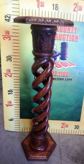 GORGEOUS BARLEY TWIST MAHOGANY STAND