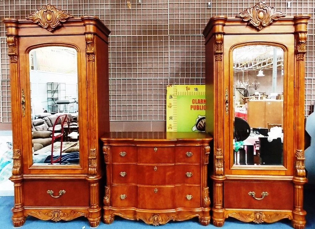 Lot Set Of Outstanding Quality Ornate Bedroom Furniture