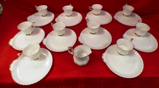 SET OF ROYAL ALBERT WHITE PLATES & MUGS PLUS CREAMER