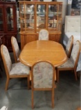 SOLID OAK DINING ROOM SET - TABLE & 6 CHAIRS W/ CHINA CABINET