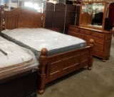 QUEEN (4) PIECE OAK BEDROOM SET FROM LOCAL ESTATE (NOT MATT & BOX