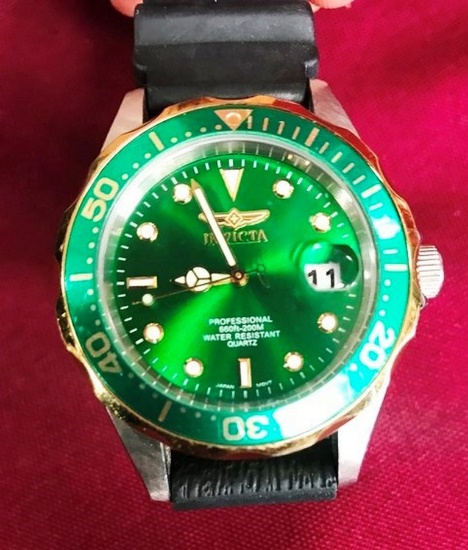 LIKE NEW INVICTA MEN'S WATCH - GREEN FACE