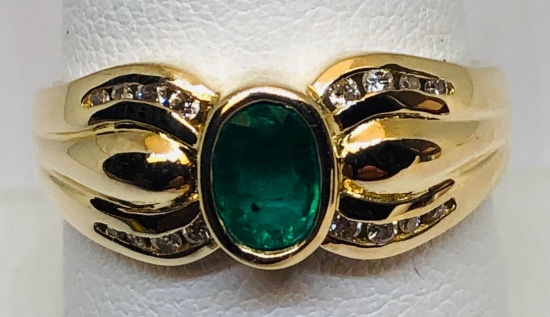 14KT YELLOW GOLD EMERALD AND DIAMOND RING