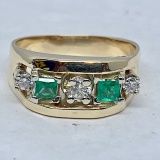 14KT YELLOW GOLD .30CTS EMERALD AND .35CTS DIAMOND RING
