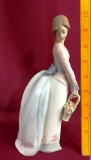 GIRL WITH FLOWERS LLADRO - COLLECTORS SOCIETY W/ BOX