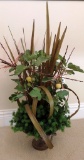 HOME DCOR CENTER PIECE ON PEDESTAL VASE