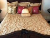 CALIFORNIA KING SIZE COMFORTER & PILLOWS