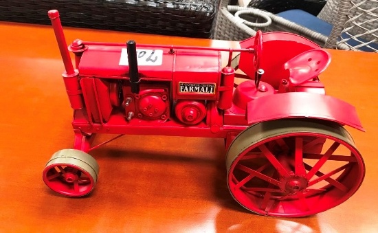 METAL RED TRACTOR