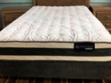 QUEEN SERTA ICONFORT -HYBRID MATTRESS & BOX SPRING