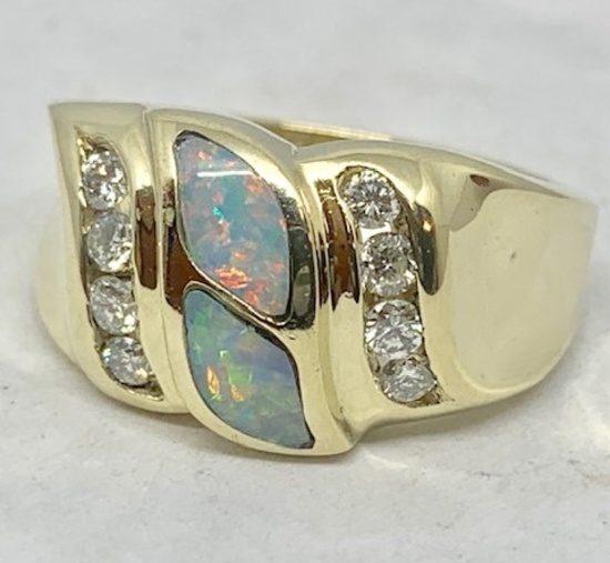 14KT YELLOW GOLD 1.50CTS OPAL AND.35CT DIAMOND RING
