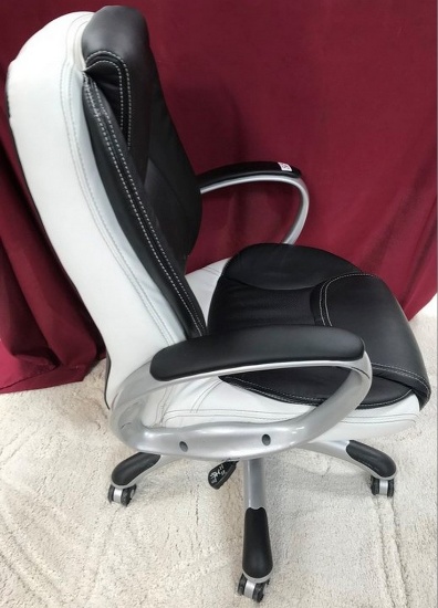 BLACK & WHITE OFFICE CHAIR