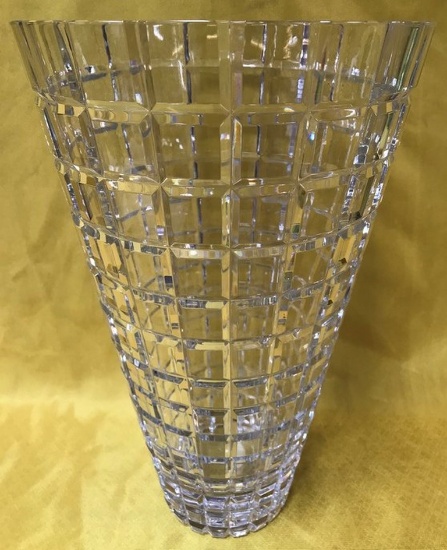 14" TALL CRYSTAL VASE