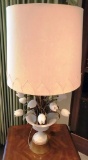 VINTAGE WHITE TULIP BASE LAMP