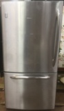 GE TOP AND BOTTOM REFRIGERATOR - STAINLESS STEEL
