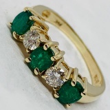 14KT YELLOW GOLD 1.50CTS EMERALD AND .40CTS DIAMOND RING