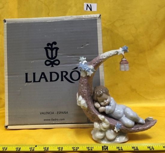 LLADRO  - KID IN MOON WITH ORIGINAL BOX