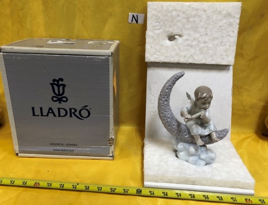 "EXPLORING THE STARS" LLADRO KID WITH ORIGINAL BOX