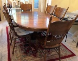 SOLID OAK TABLE & 6 CHAIRS