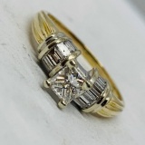 14KT YELLOW GOLD .87CTS DIAMOND RING FEATURES .47CTS CENTER DIAMOND