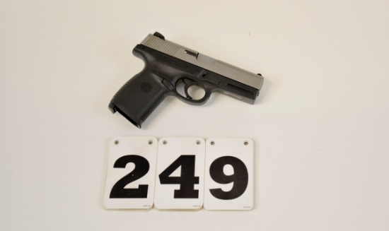Smith & Wesson SW9VE, 9 MM Semi-Auto. Pistol, #PBB5774, w/ 5 clips and hardcase, As new