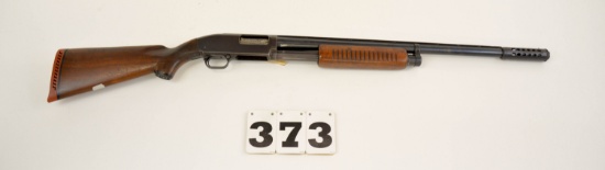 JC Higgins 20, 12-Ga. Pump, 22-In. V-Rib bbl. w/JC Higgins flash suppresser and choke, cracks on bot