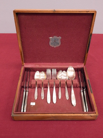 15 Pieces Silverplated Flatware In Case - Service For 4