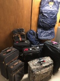8 Various Pieces Luggage