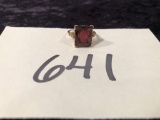 14kt Garnet Ring - 3.3 Gr