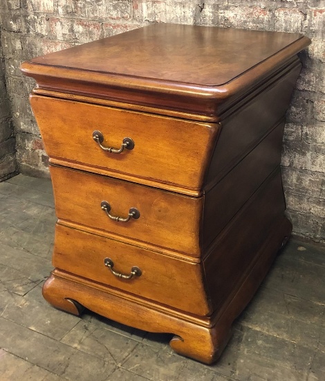 Small 3-drawer Chest - 18"x23"x25" - LOCAL PICKUP ONLY