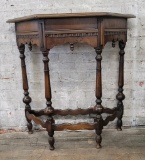 1920s Grand Rapids Walnut Side Table W/ Drawer - 32¾