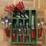 32 Pieces Vintage Bakelite Flatware