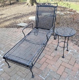 Woodard Iron Lounger & Small Table - LOCAL PICKUP ONLY !