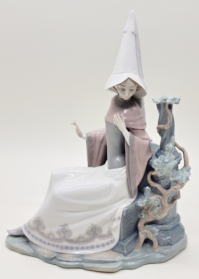 Large Lladro Figure - Young Woman W/ Hennin Hat, 15"