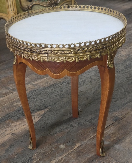 Small Round Ormolu Mounted Side Table W/ Gallery Edge - 14"x18" - LOCAL PIC