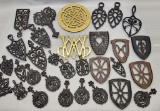 Lot Vintage Trivets